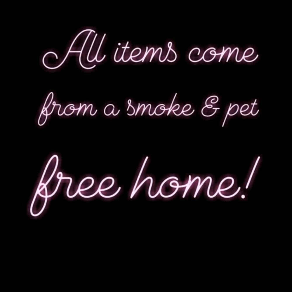 All items are smoke free & pet free